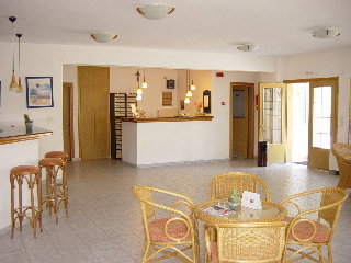 Lobby
 di Lily Ann Beach