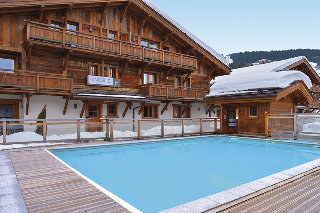 Pool
 di Park & Suites Prestige Megève Les Loges Blanches