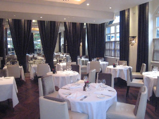 Restaurant
 di Knightsbridge Green