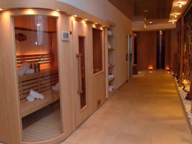 Sports and Entertainment
 di Green Garden Resort