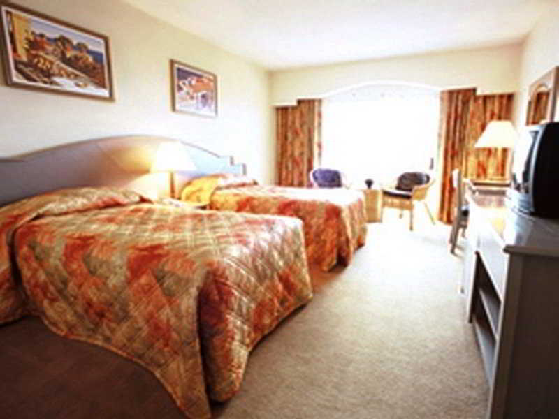 Room thumbnail 2