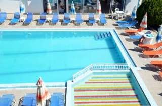 Pool
 di Bona Vista Studios