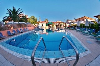 Pool
 di Tom & John Center