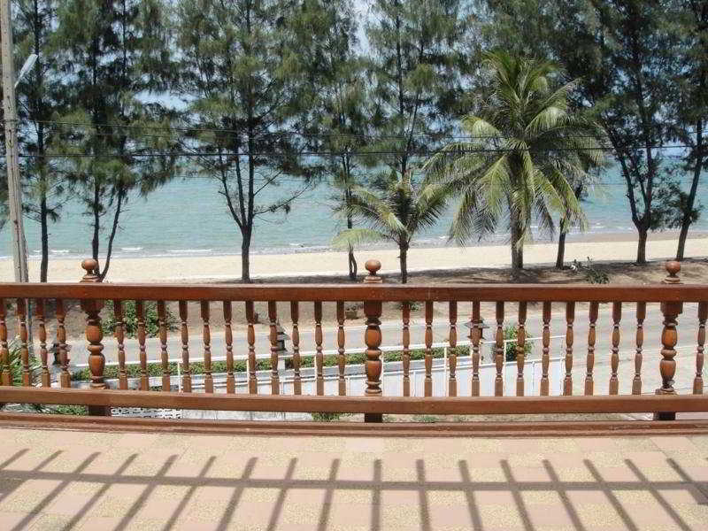 Beach thumbnail 6