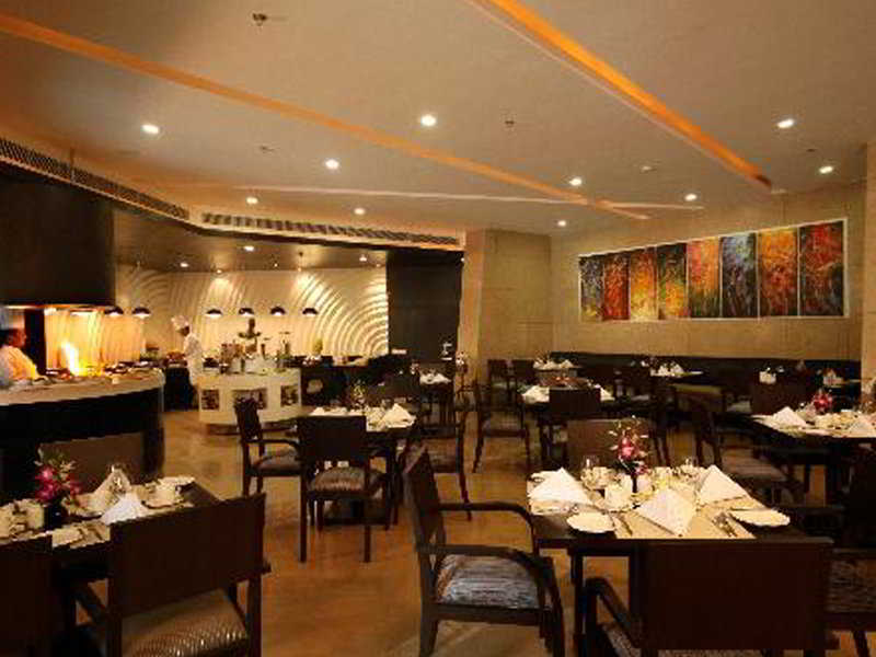 Restaurant
 di Golden Tulip Chattarpur