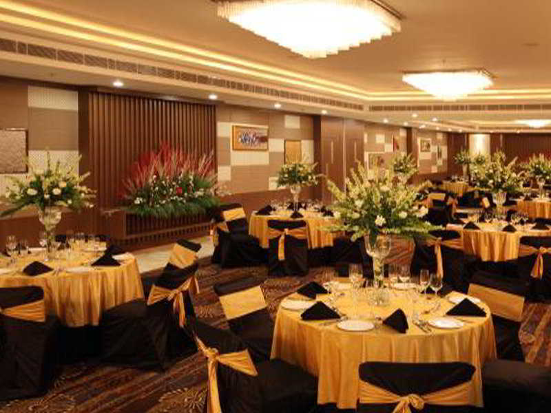 Restaurant
 di Golden Tulip Chattarpur