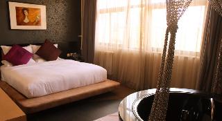 Room thumbnail 3