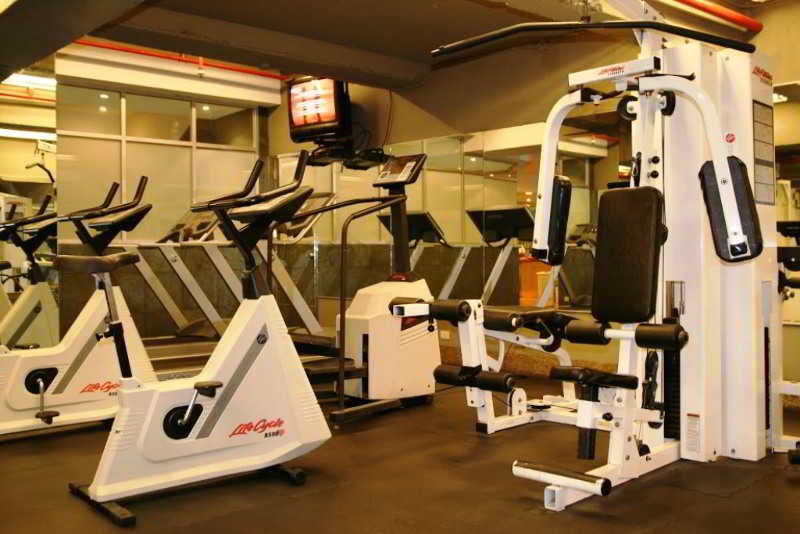 Sports and Entertainment
 di Hampton Inn By Hilton Guayaquil Downtown