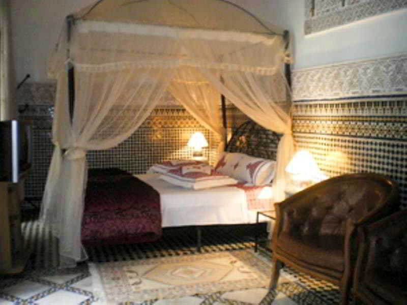 Room
 di Riad Sara