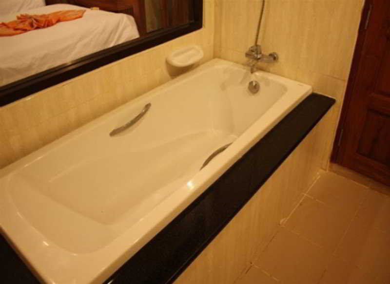 Room thumbnail 3