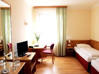 Room
 di Das Reinisch B&B Vienna Airport Hotel