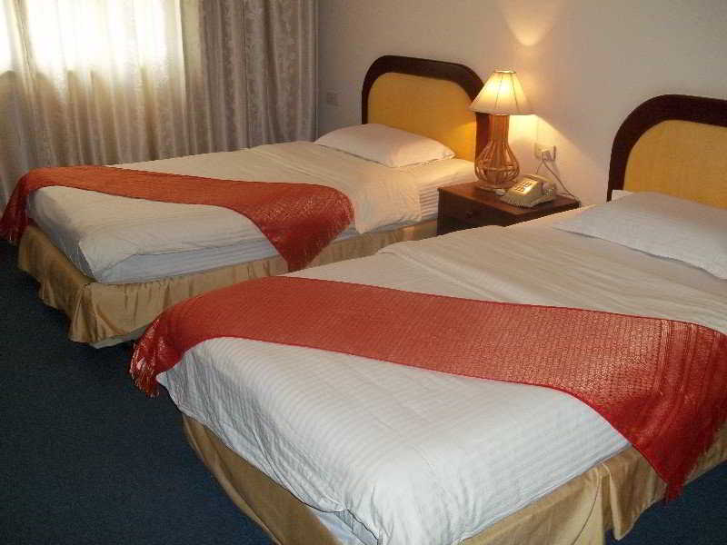 Room thumbnail 3