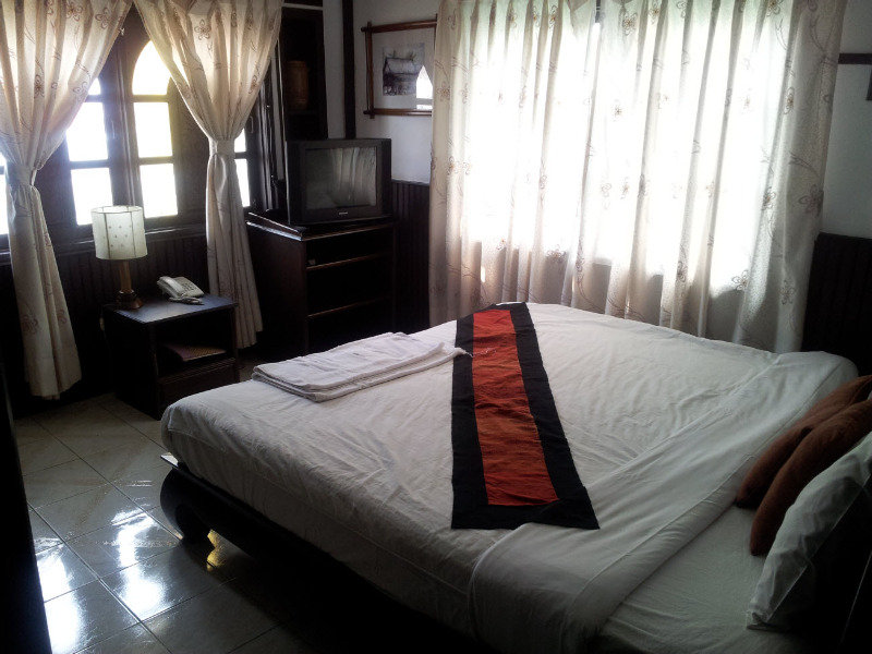 Room thumbnail 5