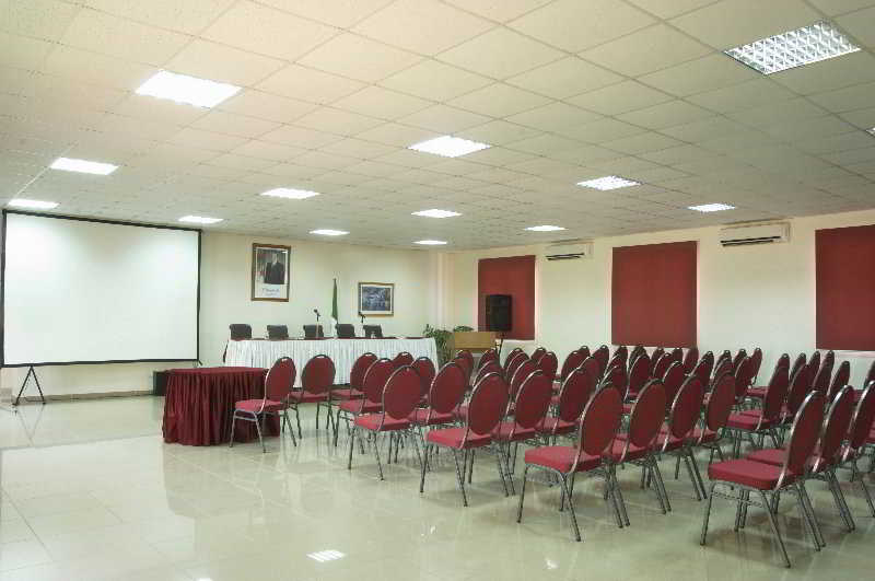 Conferences
 di Eden Phoenix