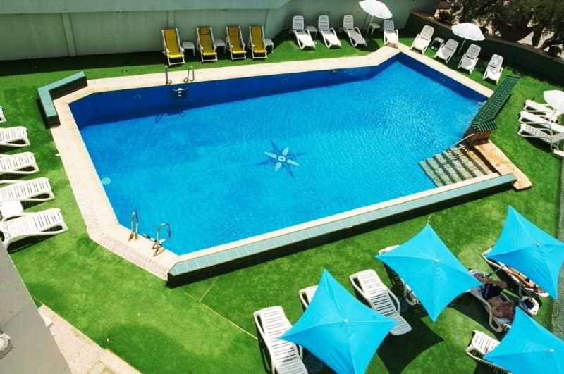 Pool
 di Eden Phoenix