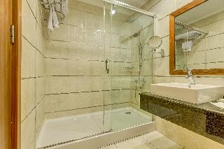 Grand Abant Hotel (Buyuk Abant Hotel)