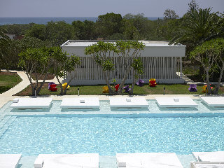 Pool
 di So White Boutique Suites