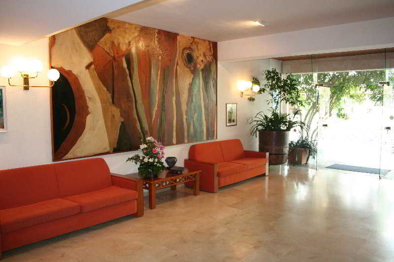 Lobby
 di La Niña