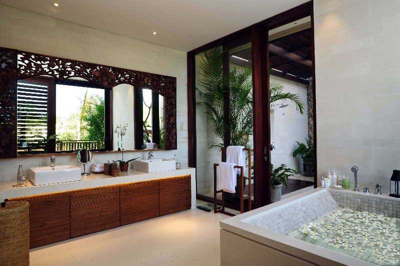 Room thumbnail 4