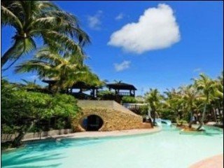 Pool
 di Yoho Beach Resort