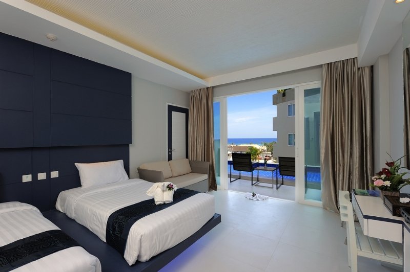 Room thumbnail 1