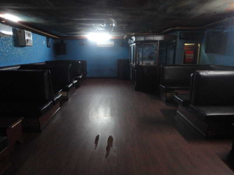 Bar
 di Indra Regent