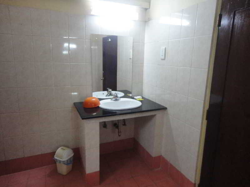 Room
 di Indra Regent