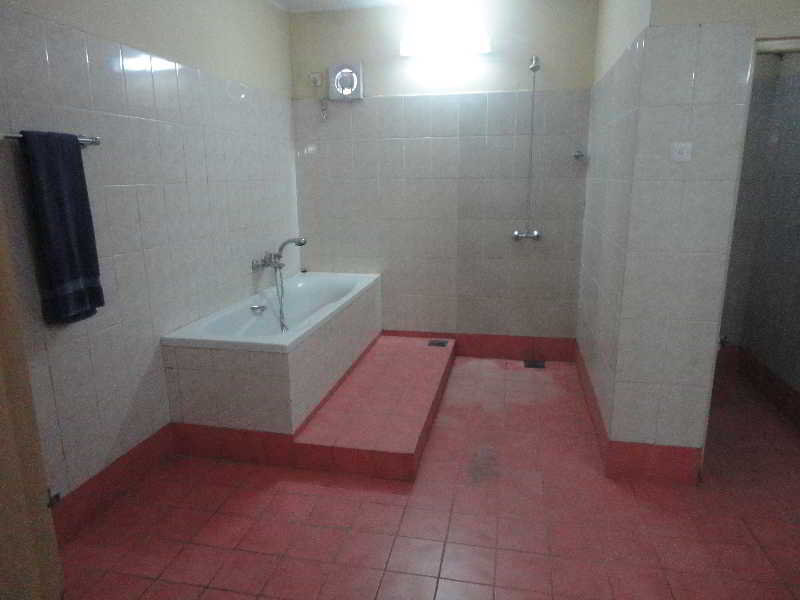 Room
 di Indra Regent