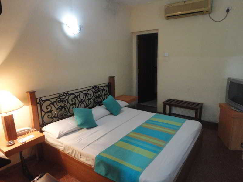 Room
 di Indra Regent