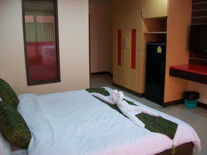 Room thumbnail 2