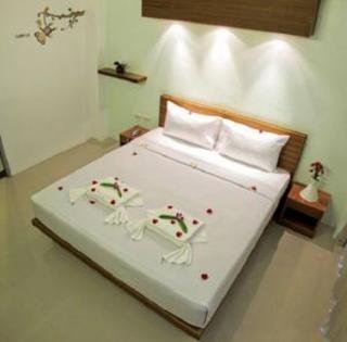 Room thumbnail 2