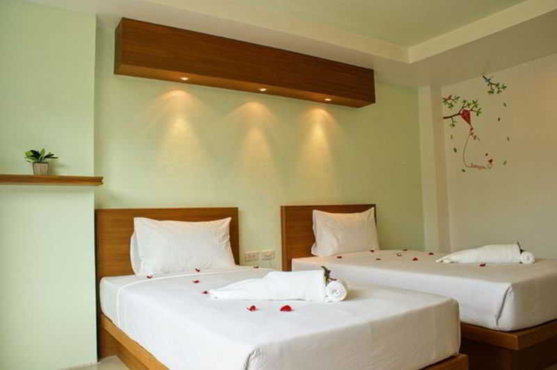 Room thumbnail 10