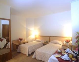 Room
 di Augusta Boulevard