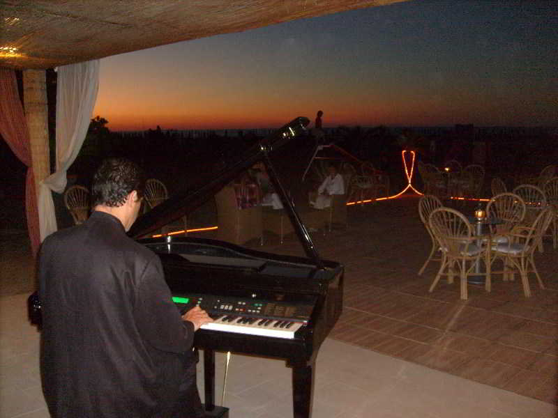 Sports and Entertainment
 di Hotel Imperial Beach