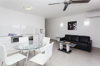 Broadbeach Travel Inn Apartments