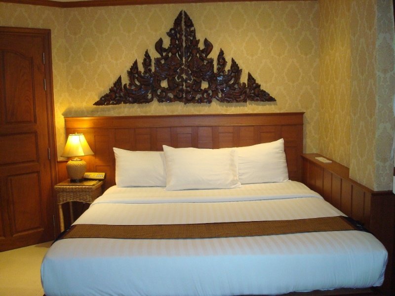 Room thumbnail 1
