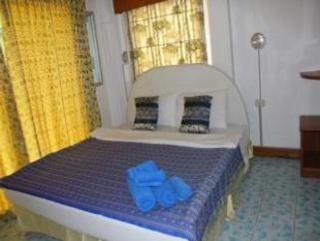 Room thumbnail 3