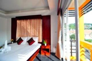 Room thumbnail 4