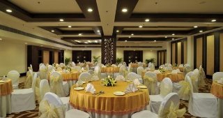 Conferences
 di Country Inns & Suites By Carlson, Udyog Vihar, NH8