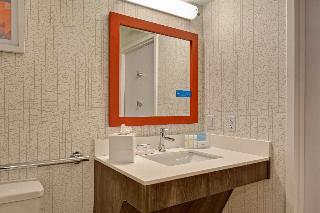 1 King Mobility Access With Tub Nonsmoking