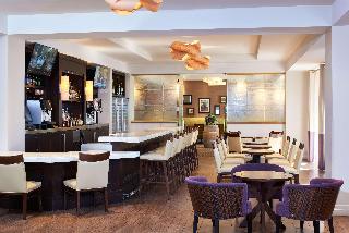 Bar
 di DoubleTree by Hilton Hotel Irvine Spectrum