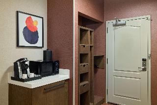 2 Queen Mobility/Hearing Accessible W/Bathtub