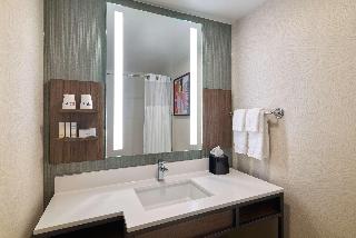 1 King Premium W/In-Room Drinks-Snacks