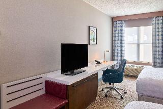 2 Queen Premium W/In-Room Drinks-Snacks
