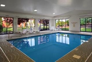 Pool
 di DoubleTree by Hilton Hotel Akron Fairlawn