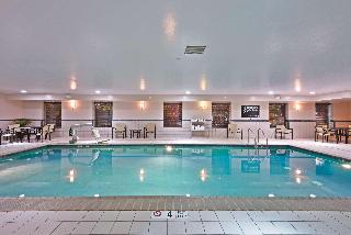Pool
 di Hampton Inn Gainesville-Haymarket