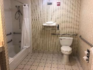 2 Double Mobility Accessible W/ Bathtub
