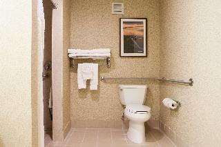 2 Queen Mobility/Hearing Accessible Ri Shwr