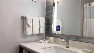 2 Queen Mobility Accessible W/Rollin Shower