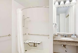 2 Queen Mobility Accessible W/Rollin Shower